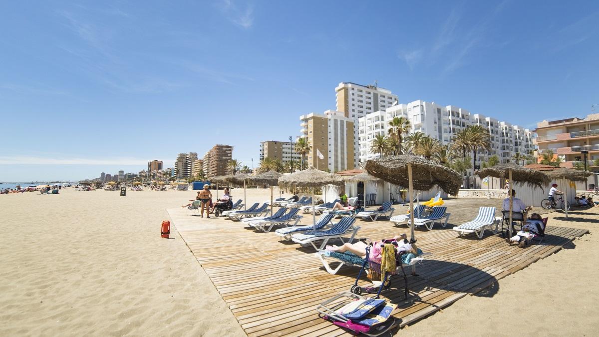 Torremolinos se prepara para un jueves de calor intenso con aviso amarillo y máximas de 37 grados